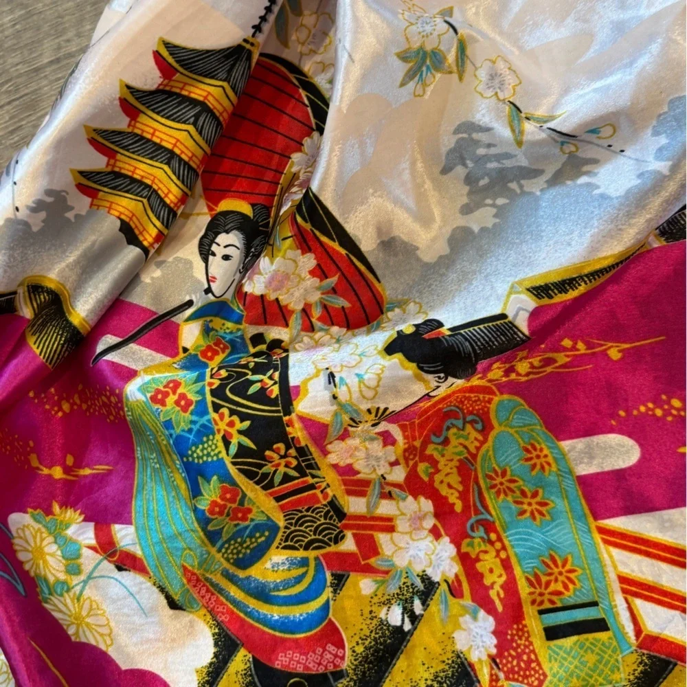 Japanese silky robe - Picture 3 of 4